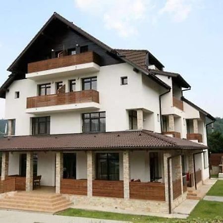 Maya House Hotel Predeal Bagian luar foto