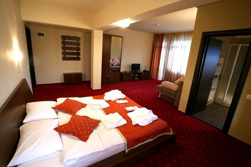 Maya House Hotel Predeal Bagian luar foto