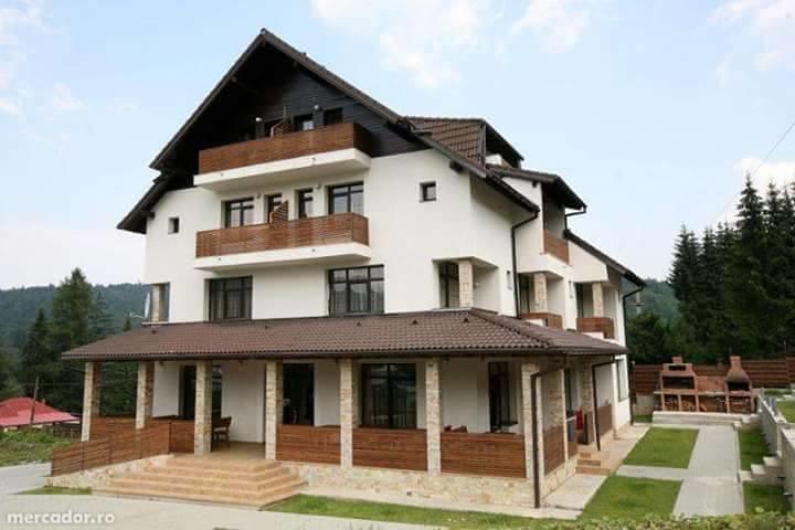 Maya House Hotel Predeal Bagian luar foto